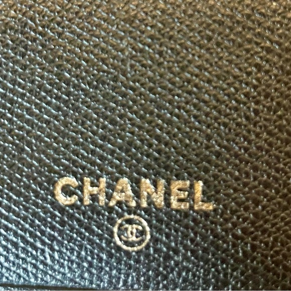 Chanel checkbook wallet - Picture 4 of 6